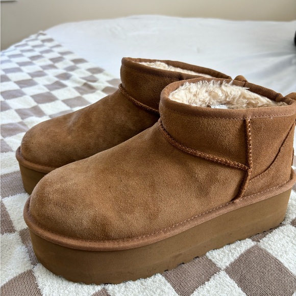 Platform UGGS - Picture 1 of 2